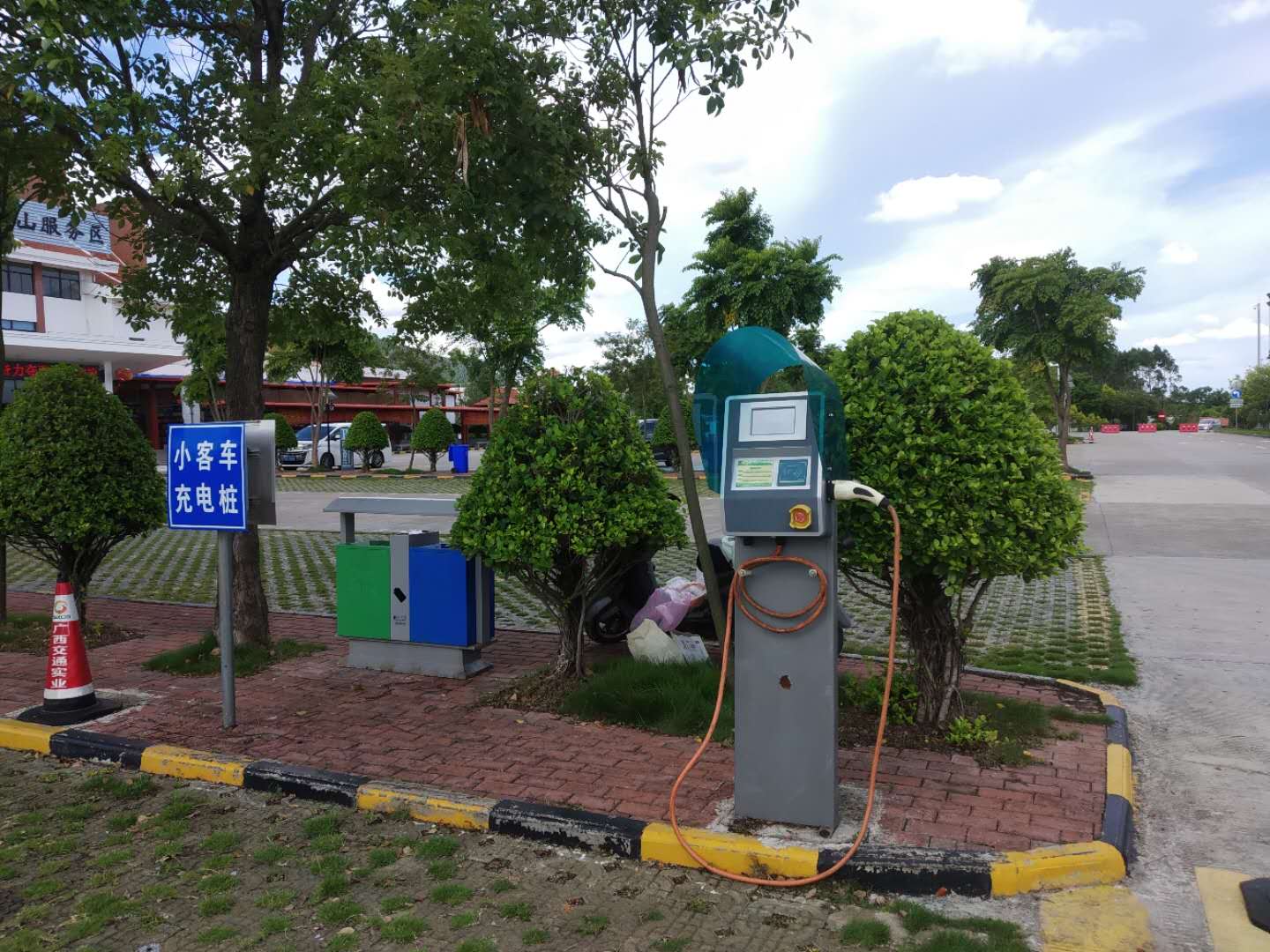 新能源充電樁拐點將至?帶你了解真實的小區(qū)充電樁