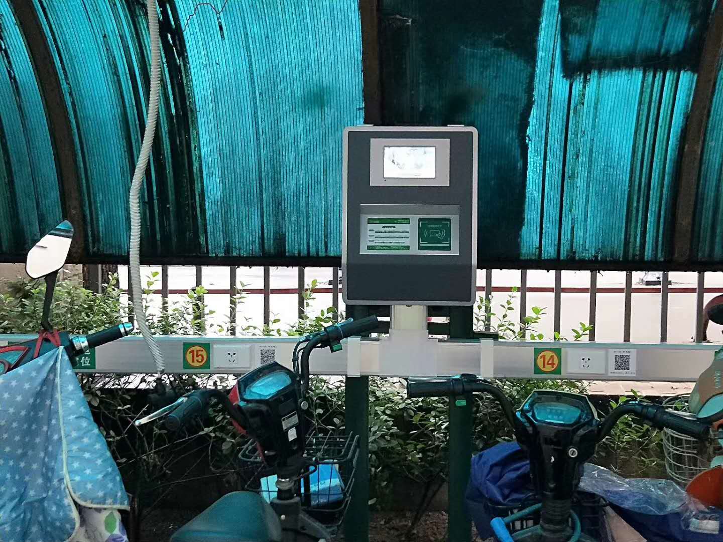 新能源充電樁拐點將至?帶你了解真實的小區(qū)充電樁